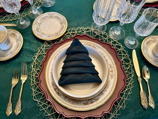 Hosting an Elegant Christmas Dinner Party with Festive China