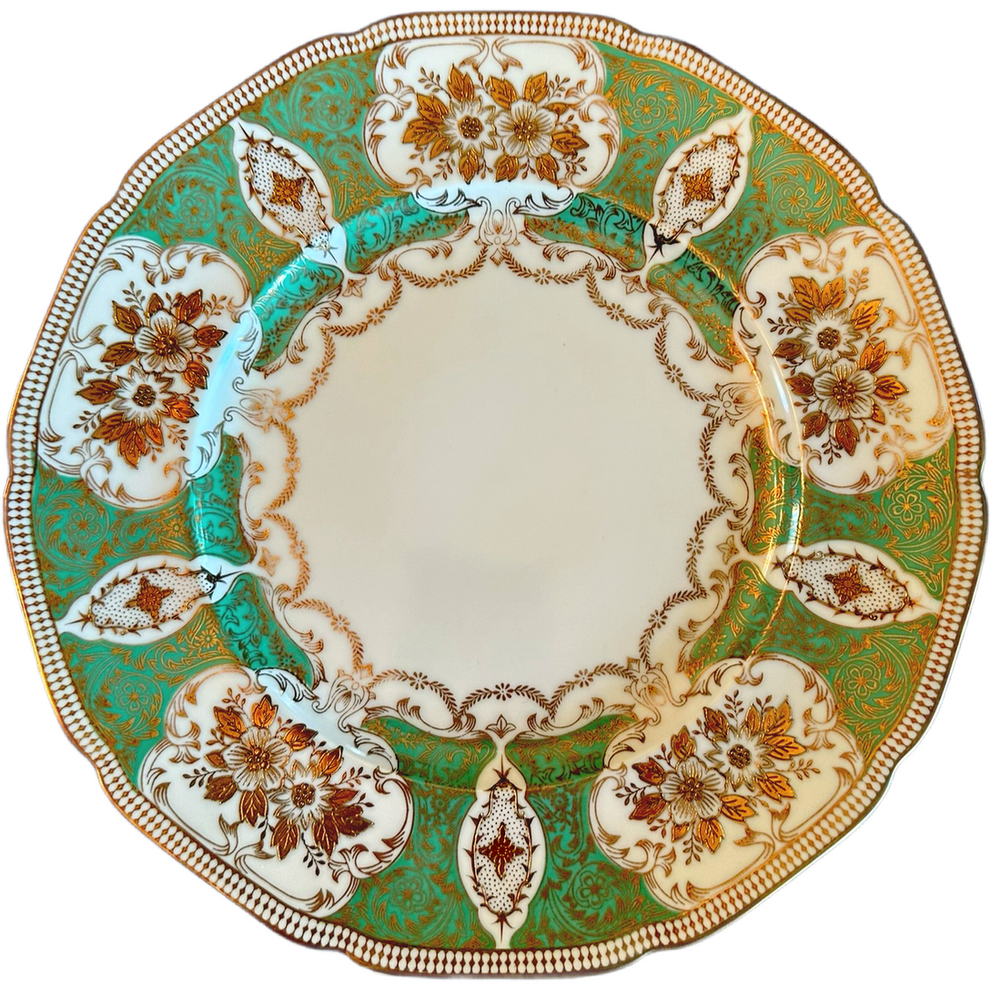 Fine China is Back: Why It’s Making a Comeback on Modern Tables